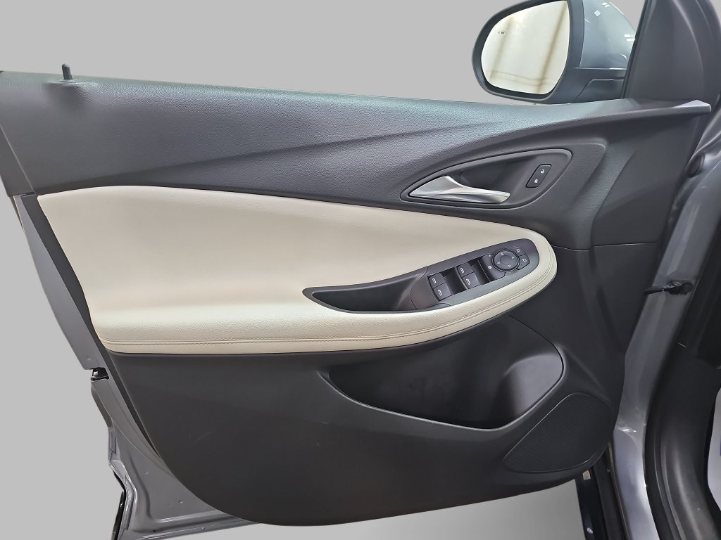 Certified 2024 Buick Encore GX Sport Touring w/ Advanced Technology Package AWD/4WD image 31