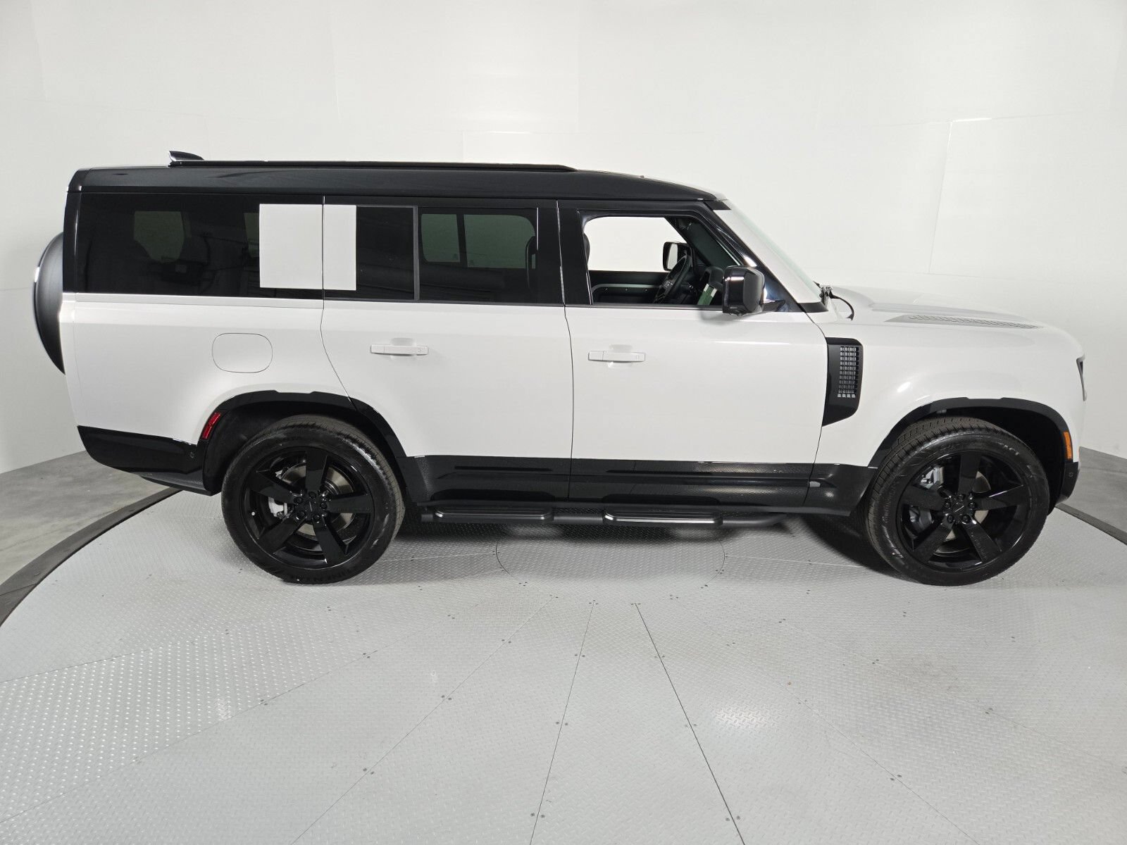 New 2026 Land Rover Defender 130 X-Dynamic SE AWD/4WD image 6