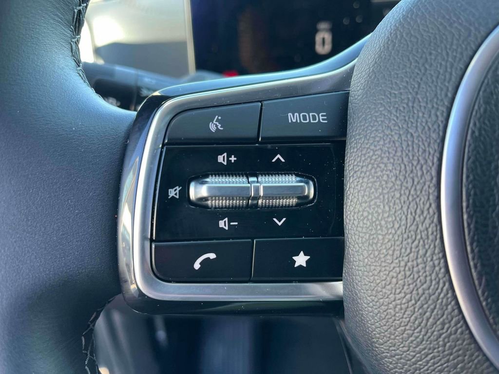 Certified 2025 Kia Sorento S w/ Panoramic Sunroof Package image 19