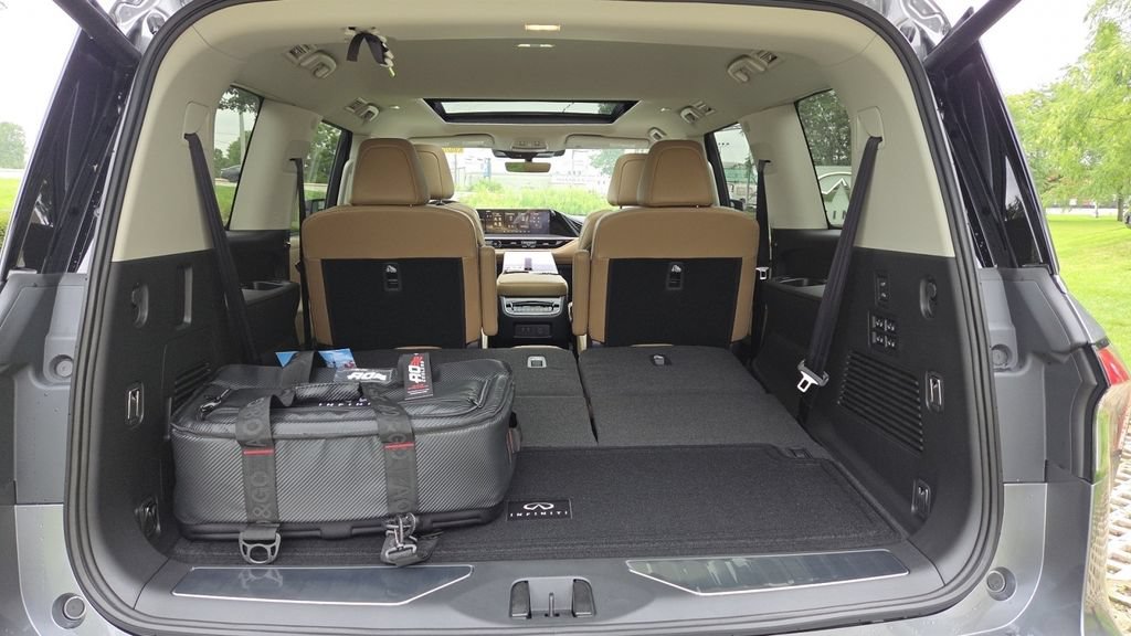 New 2027 INFINITI QX80 Luxe w/ Cargo Package AWD/4WD image 11