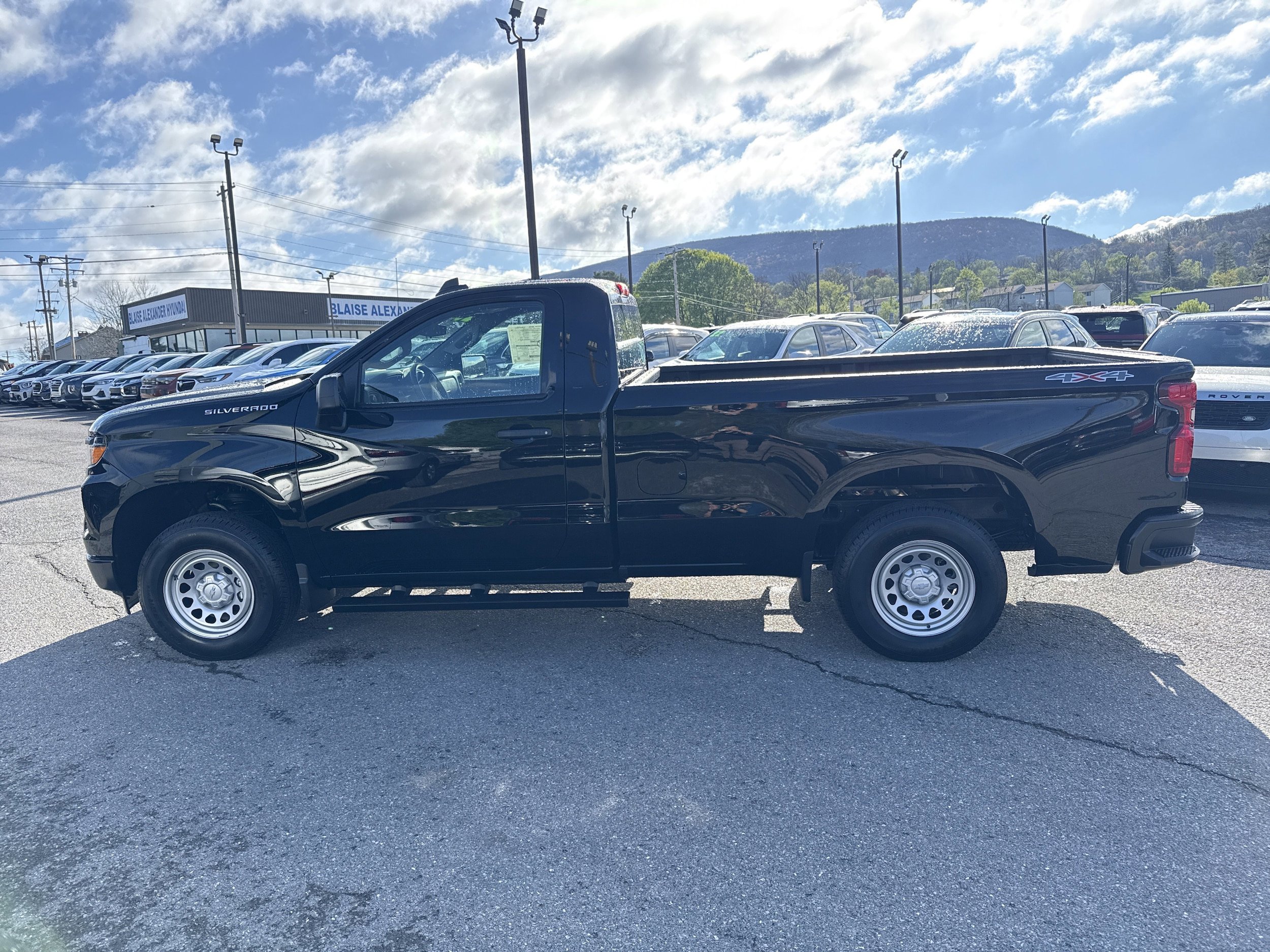 New 2026 Chevrolet Silverado 1500 W/T w/ Trailering Package image 7