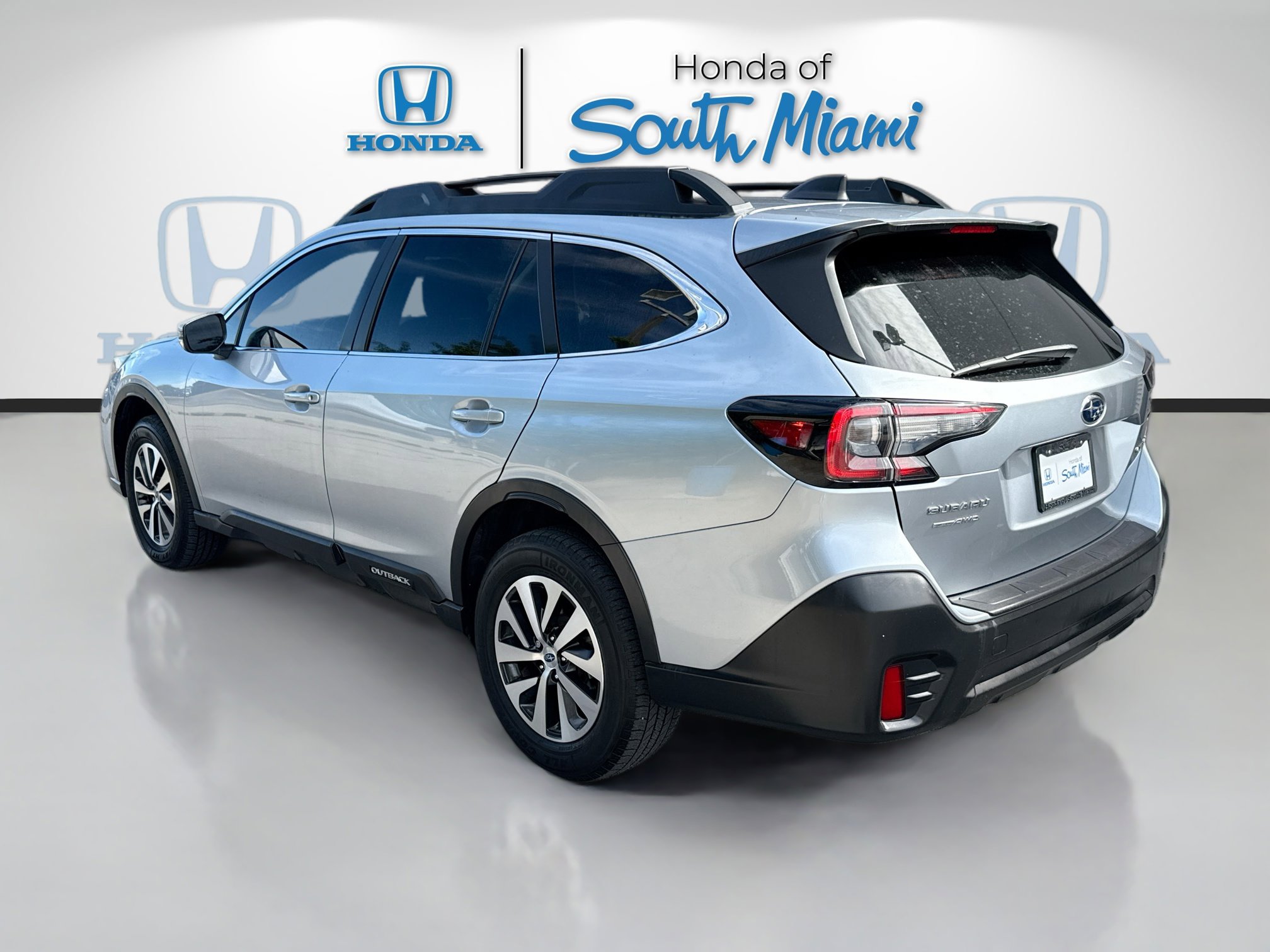 Used 2020 Subaru Outback Premium image 4