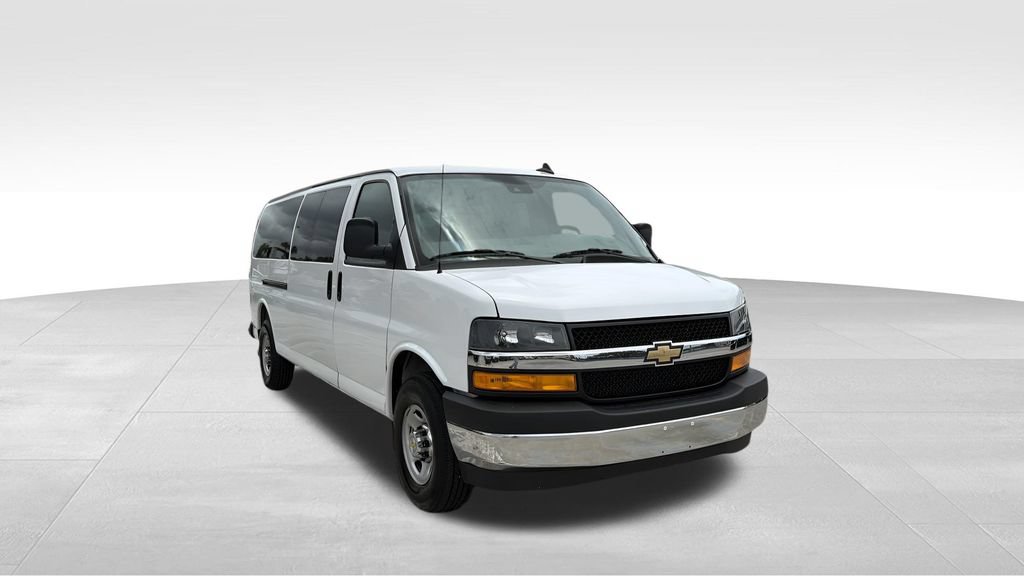 Used 2025 Chevrolet Express 3500 LT w/ LT Preferred Equipment Group RWD image 14