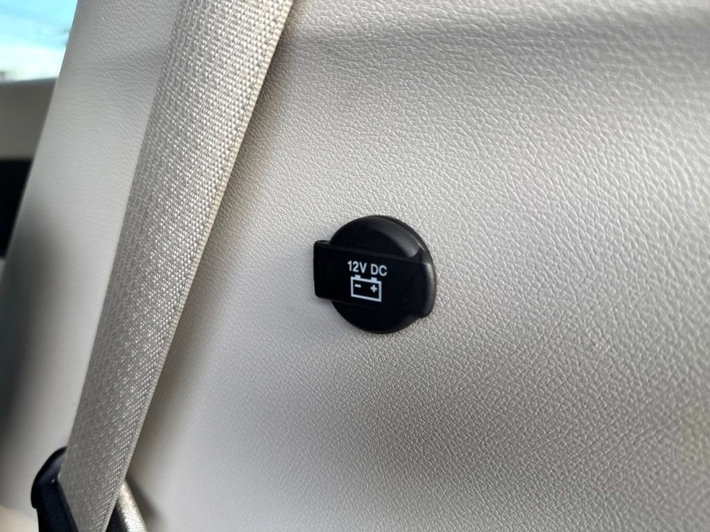 Used 2024 Chrysler Pacifica Touring-L image 36