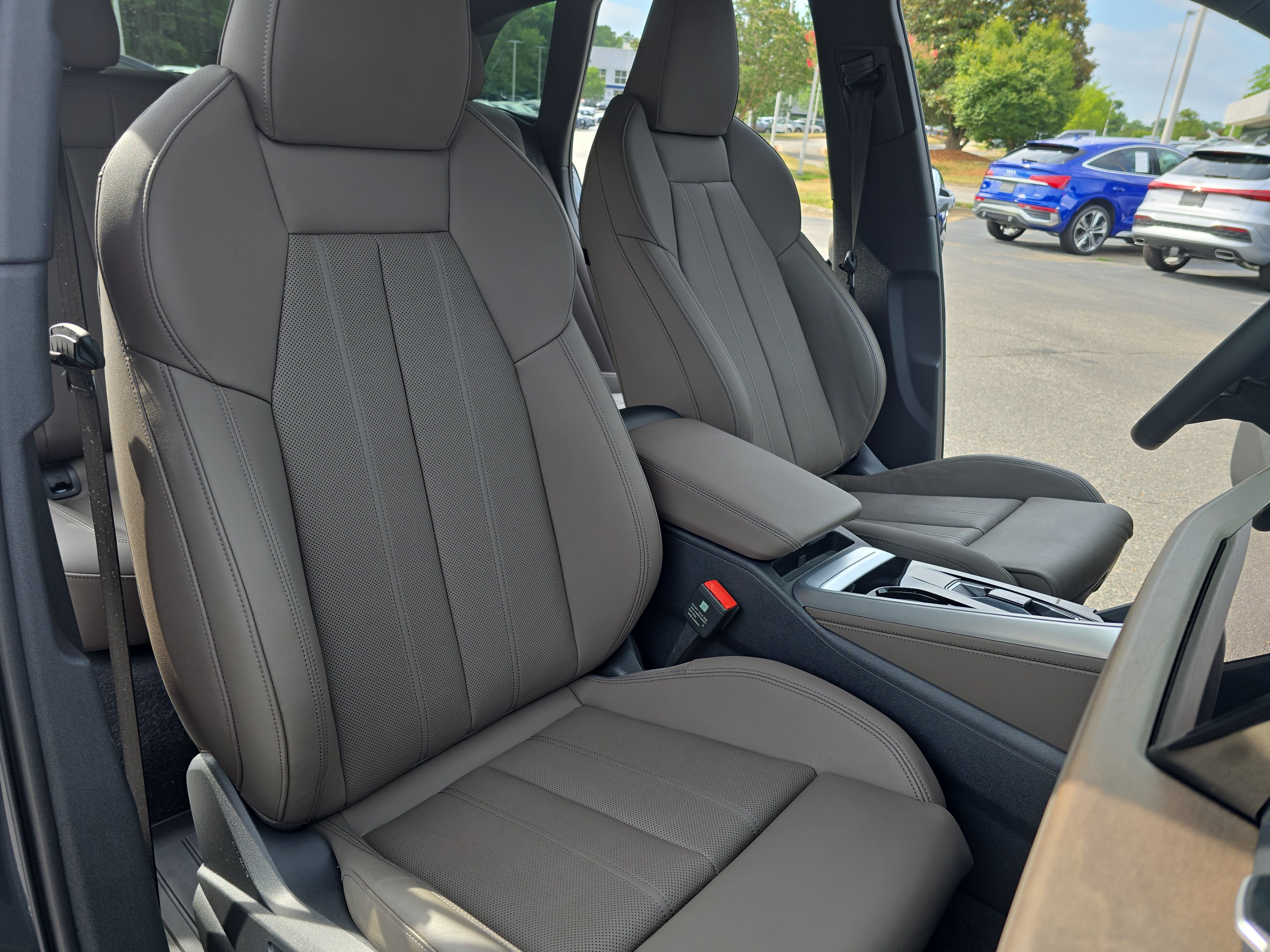 Certified 2025 Audi Q5 Prestige AWD/4WD image 10