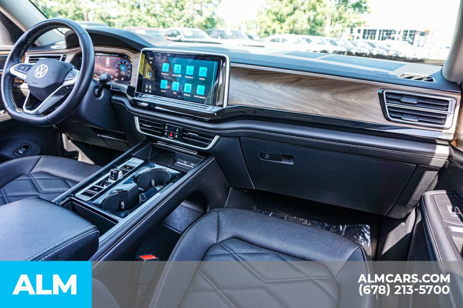 Used 2025 Volkswagen Atlas SE FWD image 26