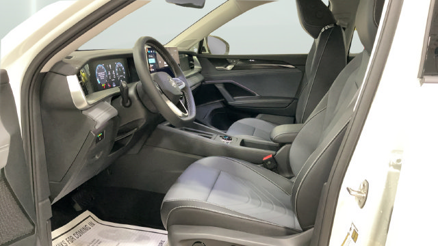 New 2026 Volkswagen Tiguan SE AWD/4WD image 14