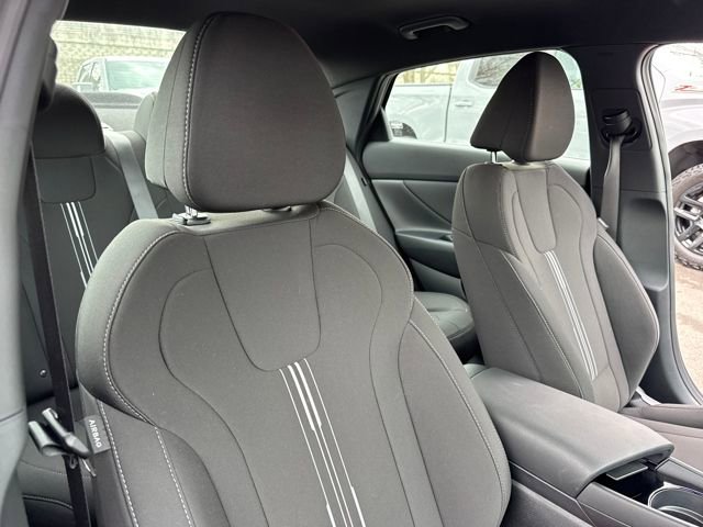 Certified 2026 Hyundai Elantra Sport image 25