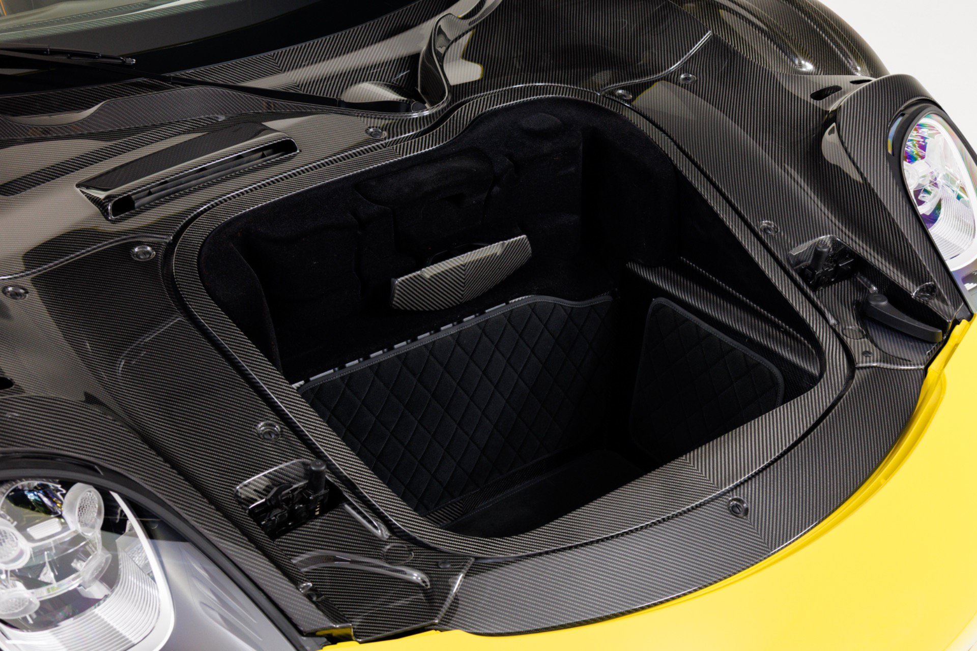 Used 2015 Porsche 918 Spyder AWD/4WD image 40