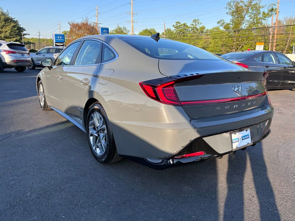 Used 2023 Hyundai Sonata SEL w/ Convenience Package FWD image 5
