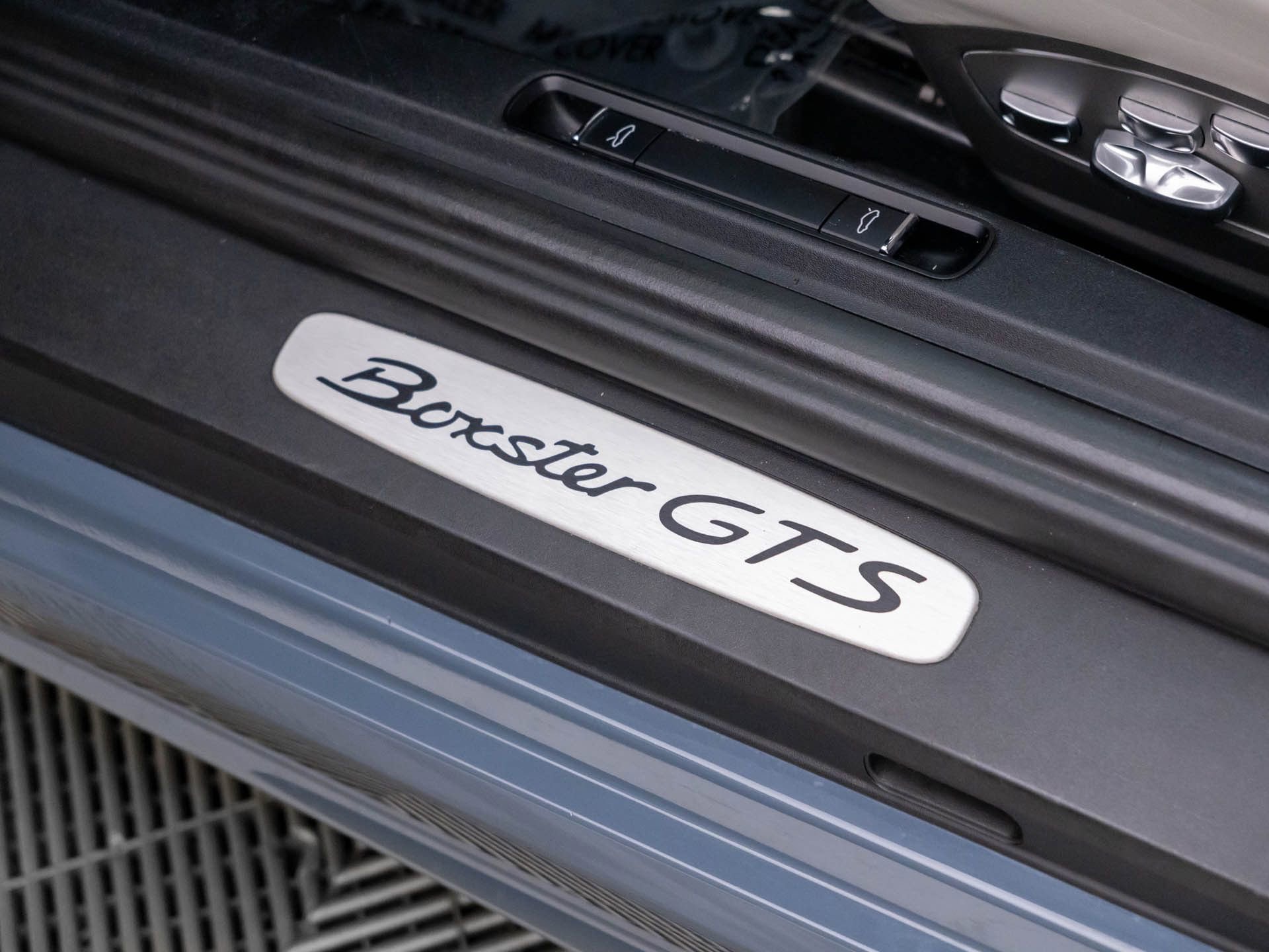 Used 2018 Porsche 718 Boxster GTS image 17