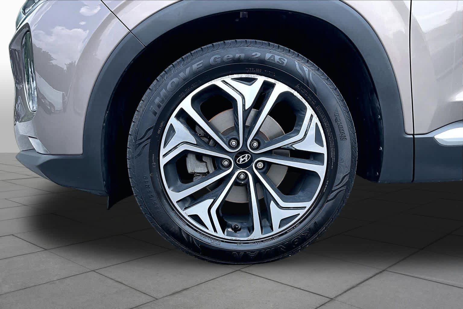 Used 2020 Hyundai Santa Fe SEL FWD image 11