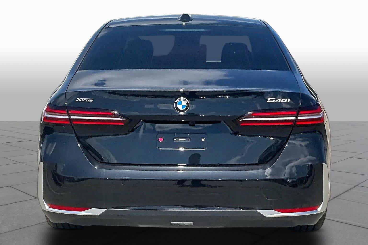 Used 2026 BMW 540i xDrive w/ Premium Package AWD/4WD image 4