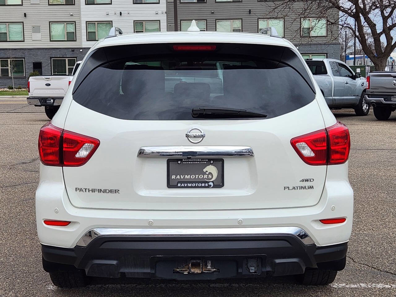 Used 2019 Nissan Pathfinder Platinum AWD/4WD image 9