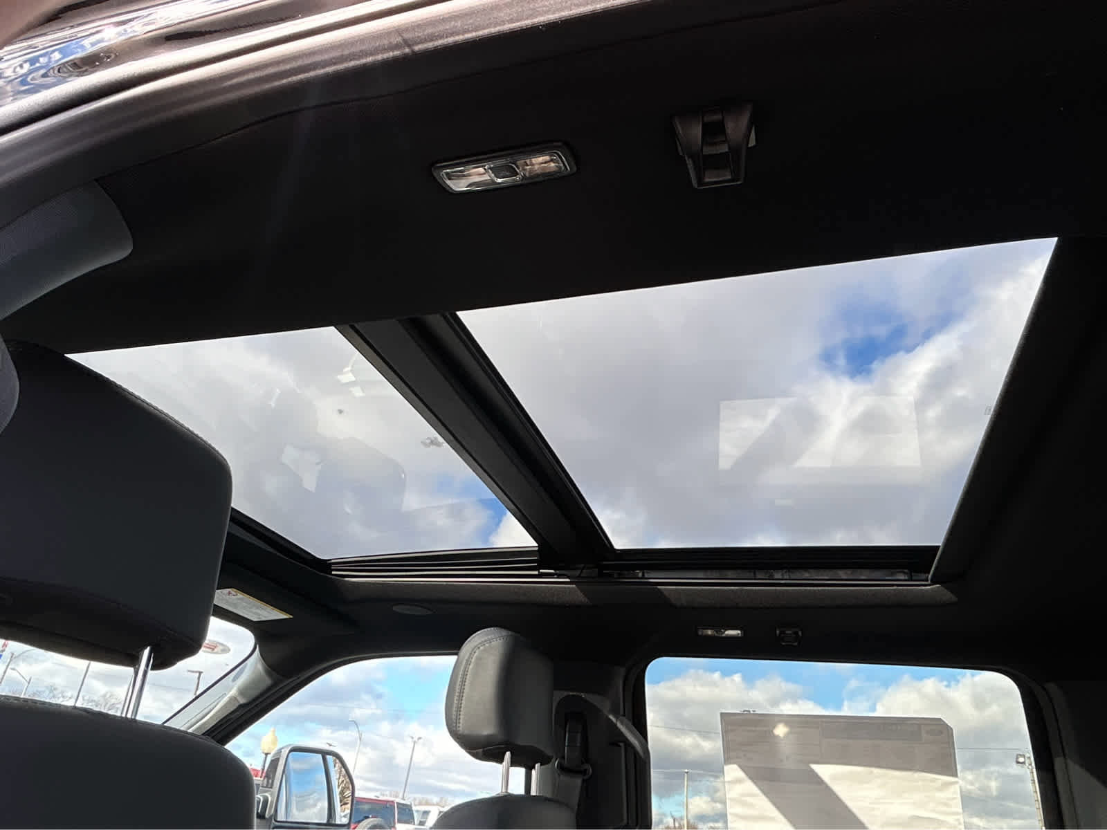 New 2026 Ford F350 Platinum w/ Tremor Off-Road Package image 11