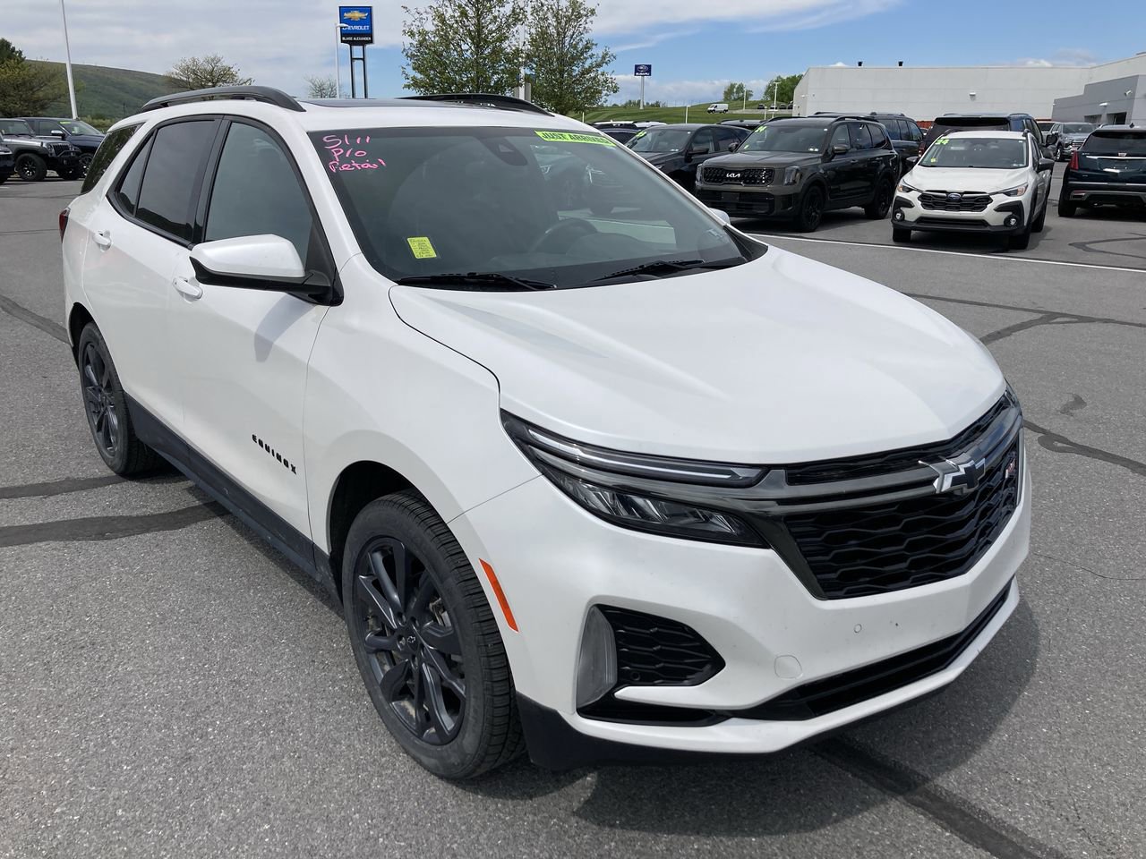 Used 2022 Chevrolet Equinox RS w/ LPO, Floor Liner Package AWD/4WD image 1
