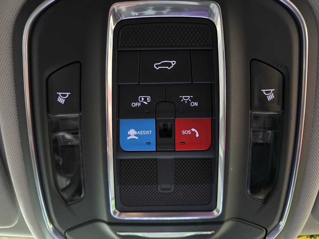 Used 2024 Jeep Grand Cherokee L Limited w/ Luxury Tech Group II image 26