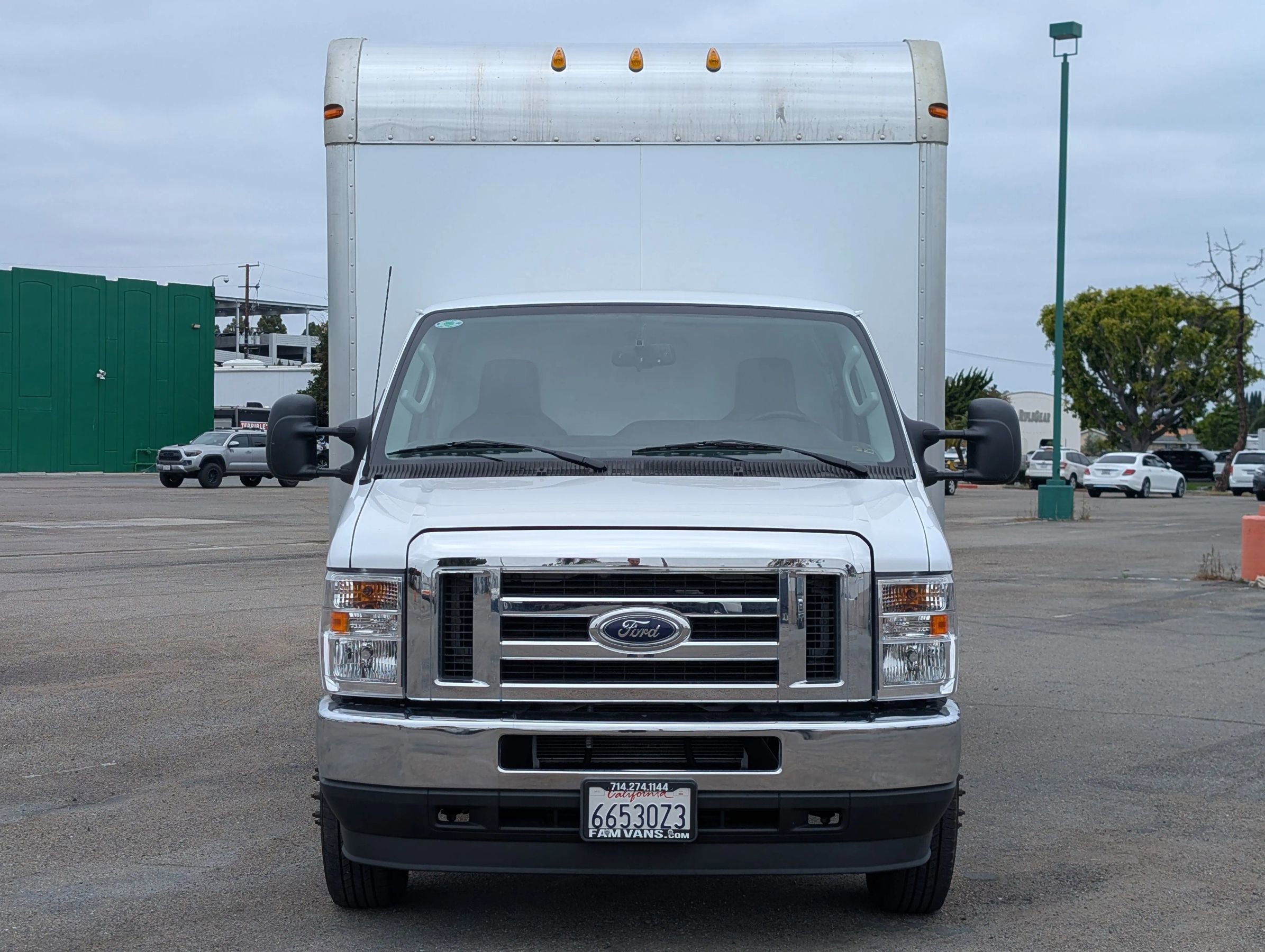 Used 2024 Ford E-450 and Econoline 450 Super Duty w/ Power Windows & Locks Group RWD image 2