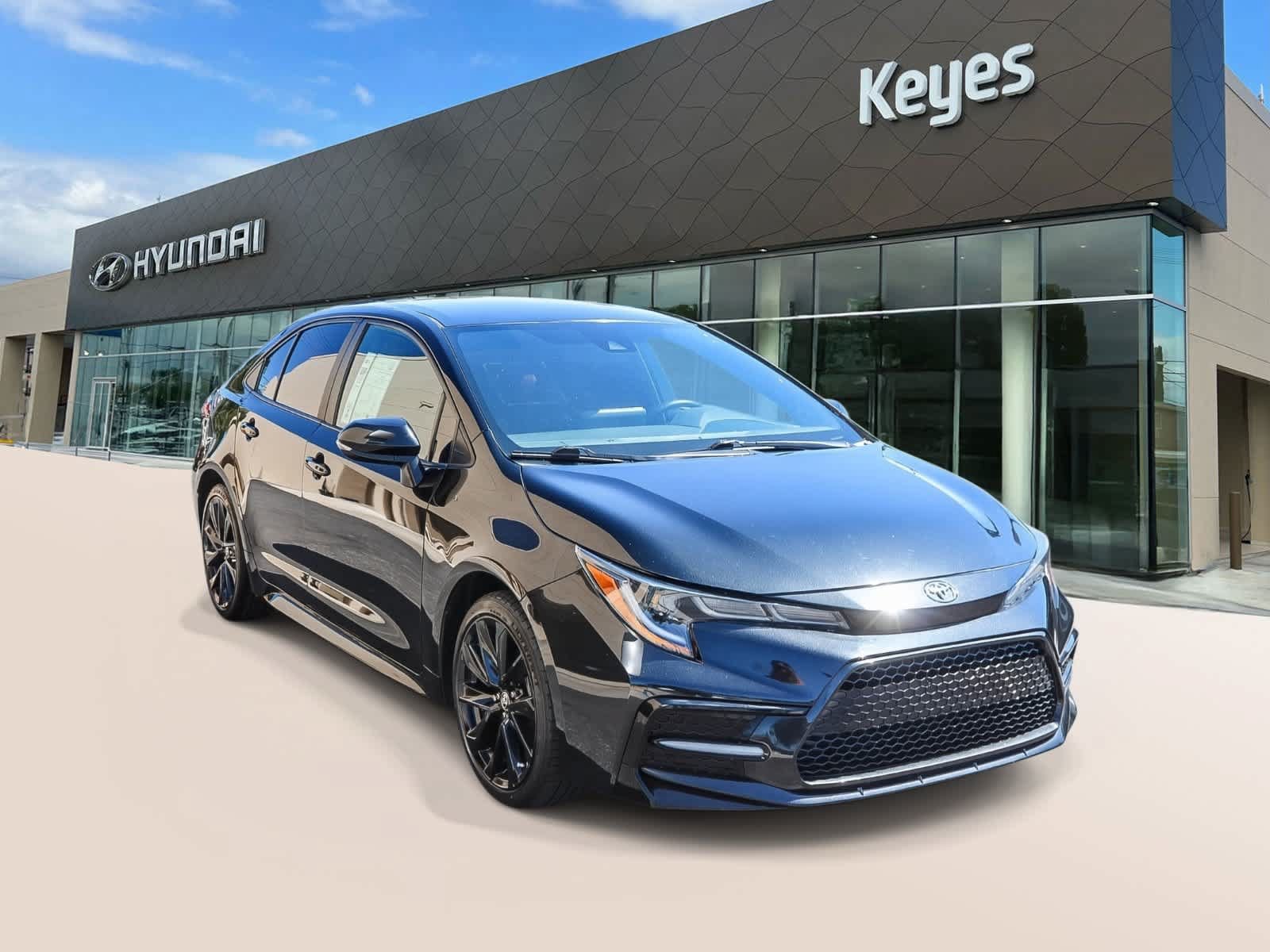 Used 2022 Toyota Corolla SE FWD image 3