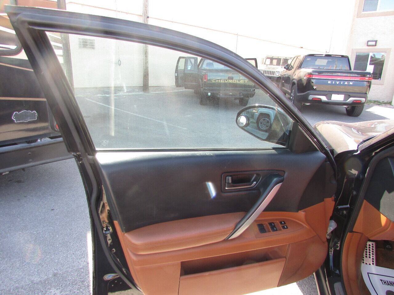 Used 2004 INFINITI FX35 2WD w/ Touring Pkg image 24