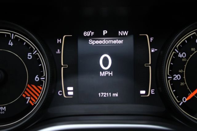 Used 2014 Jeep Cherokee Sport FWD image 18