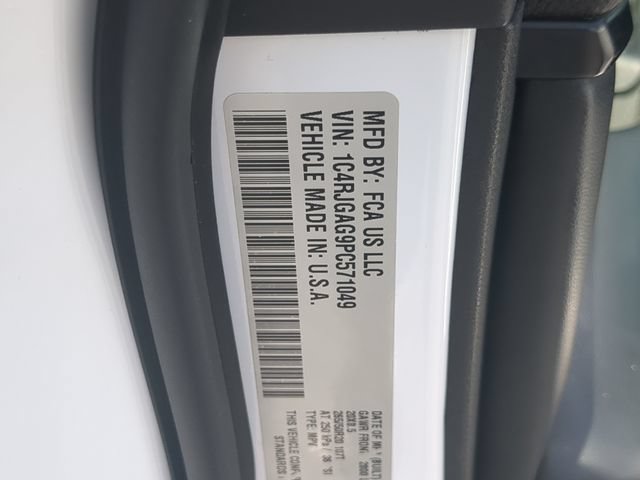 Used 2023 Jeep Grand Cherokee Altitude RWD image 37