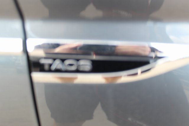 Used 2022 Volkswagen Taos SE w/ Panoramic Sunroof Package image 23