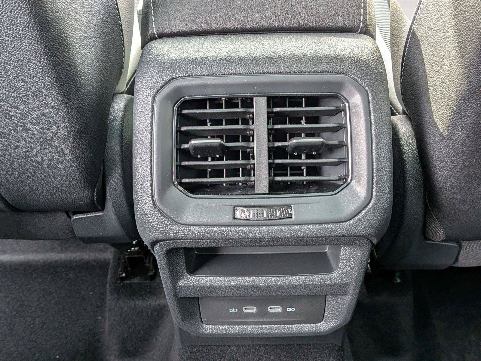 New 2026 Volkswagen Taos SE AWD/4WD image 17