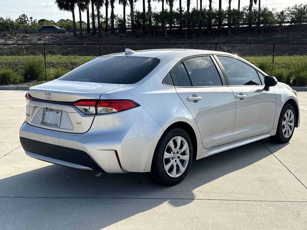 Used 2022 Toyota Corolla LE FWD image 11