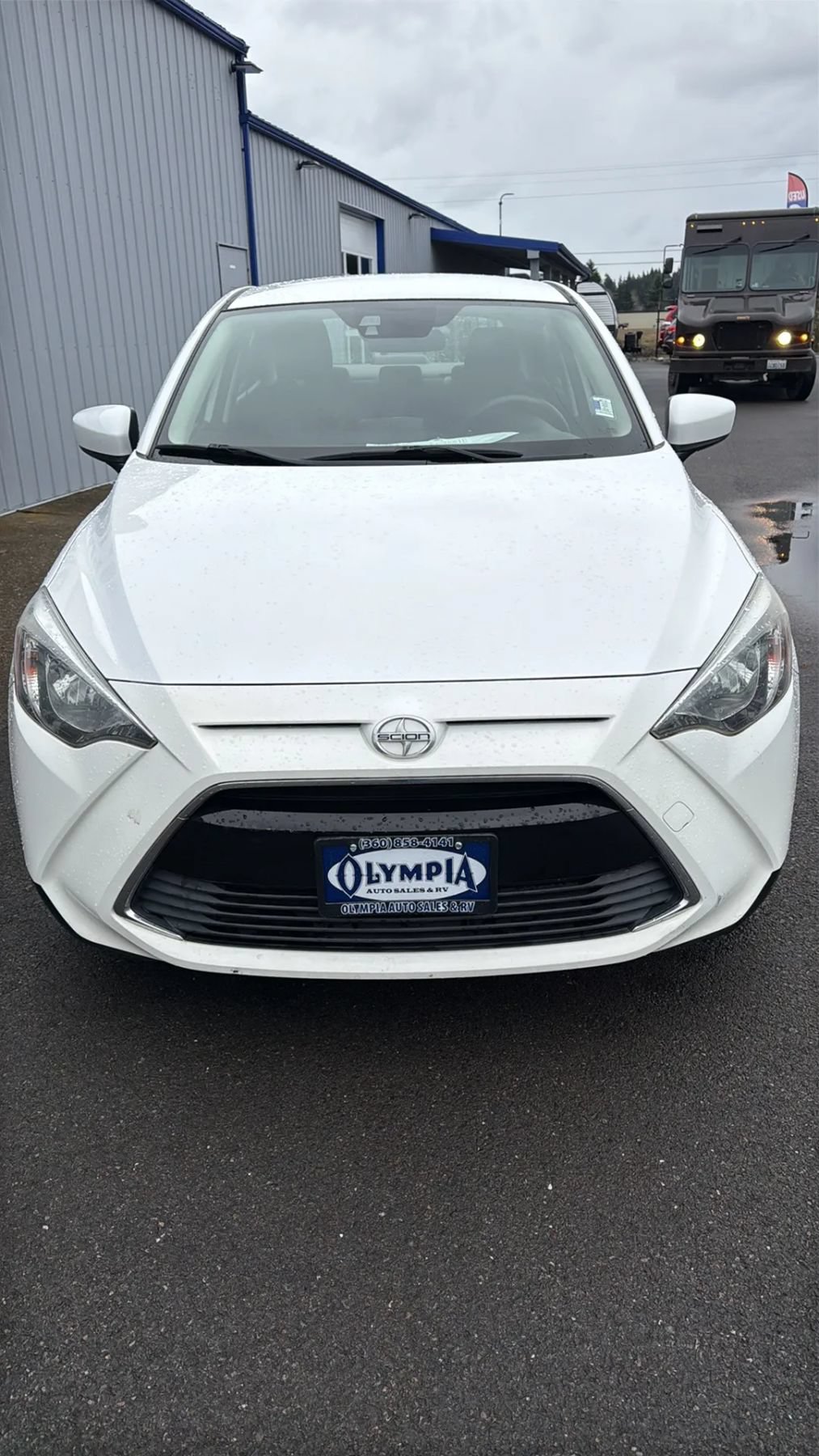 Used 2016 Scion iA FWD image 3