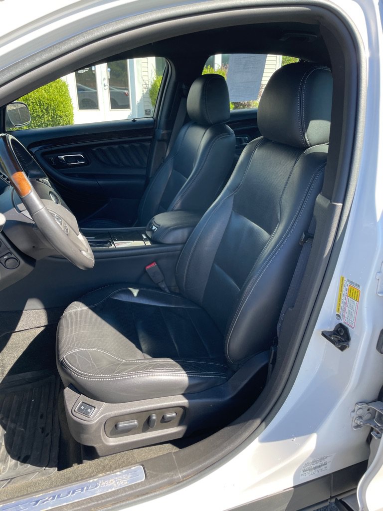 Used 2014 Ford Taurus Limited w/ Equipment Group 301A AWD/4WD image 15