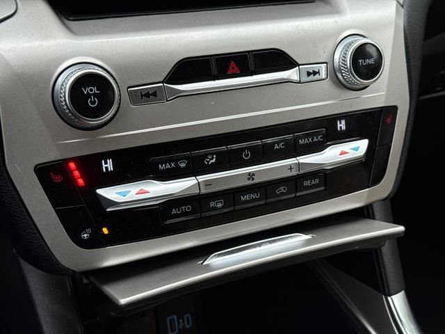 Used 2021 Ford Explorer XLT w/ Equipment Group 202A RWD image 28