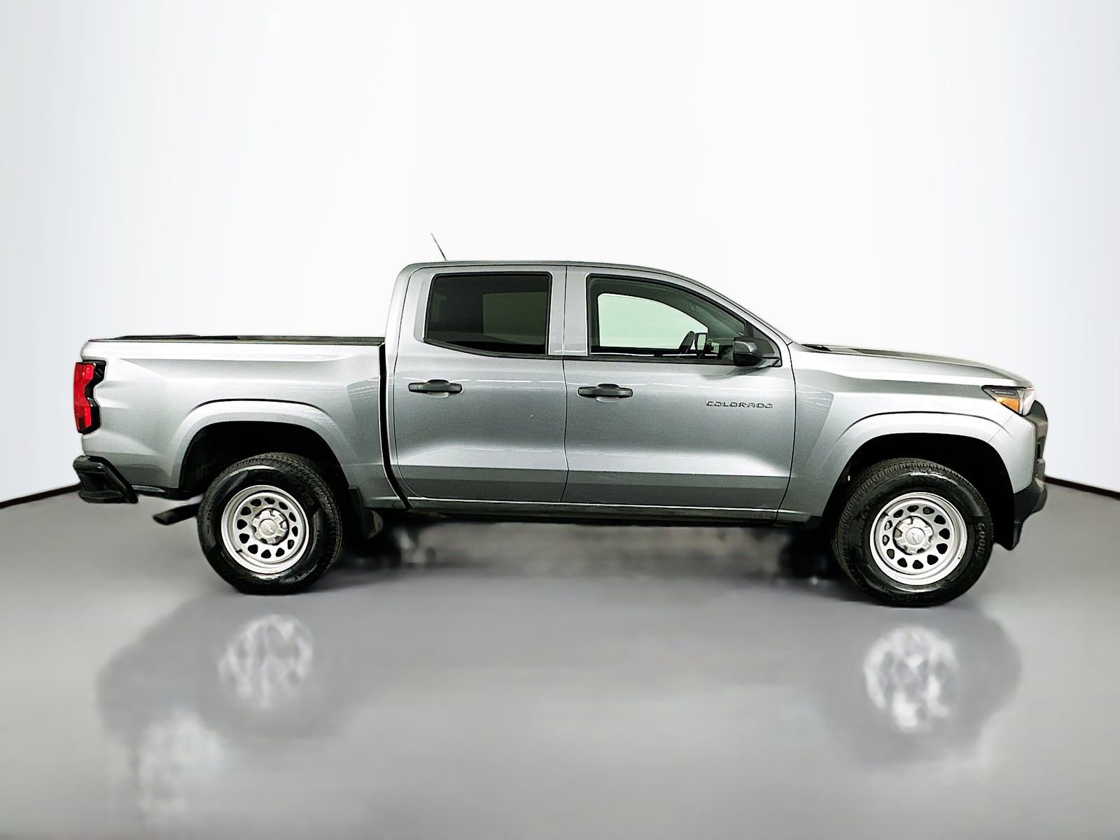Used 2023 Chevrolet Colorado W/T image 9