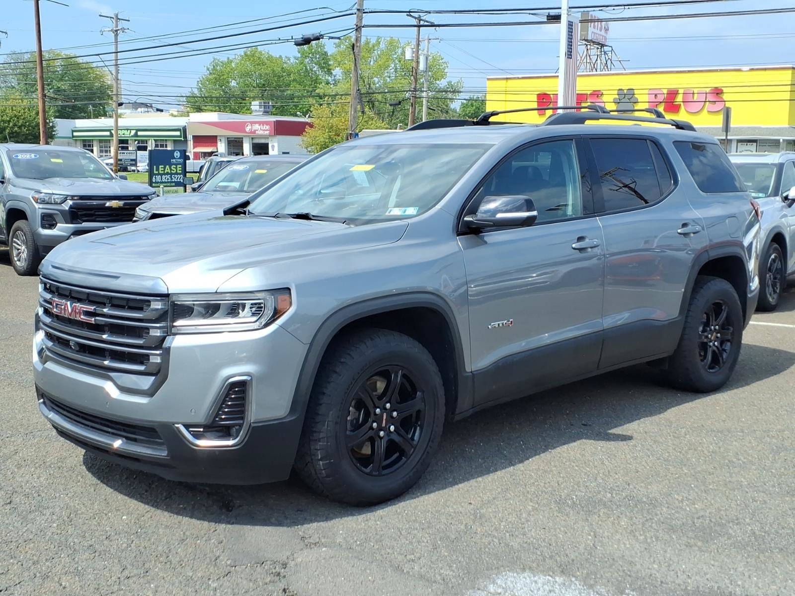Used 2023 GMC Acadia AT4 w/ Technology Package AWD/4WD image 8