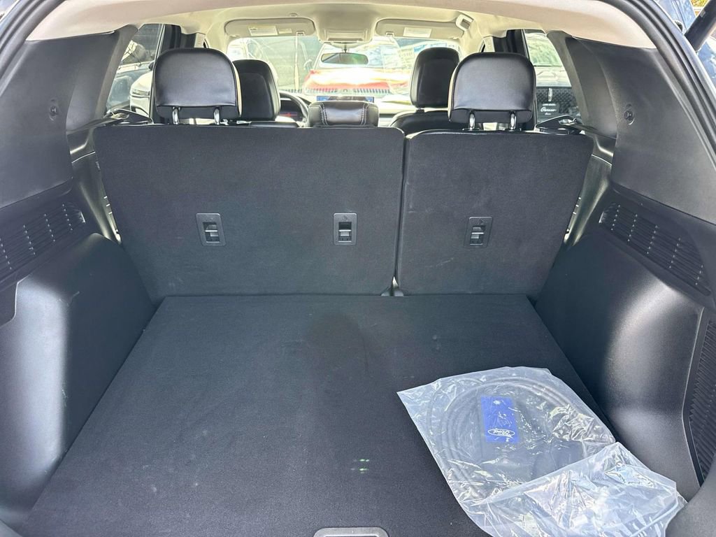 Used 2025 Ford Escape SE image 8
