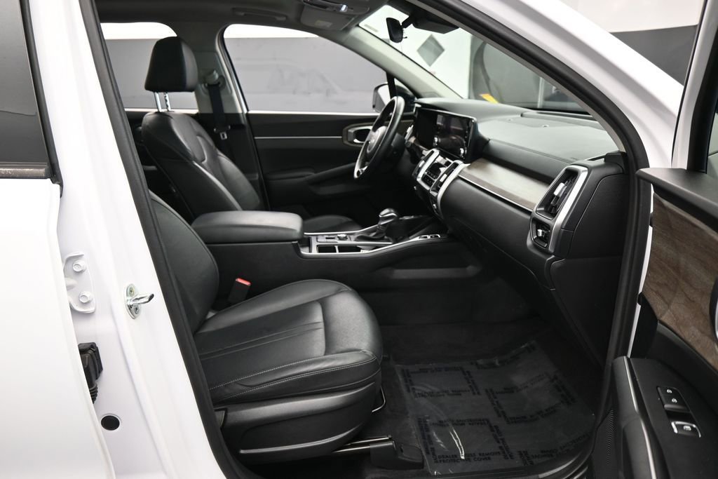 Used 2022 Kia Sorento EX w/ Panoramic Sunroof Package FWD image 44