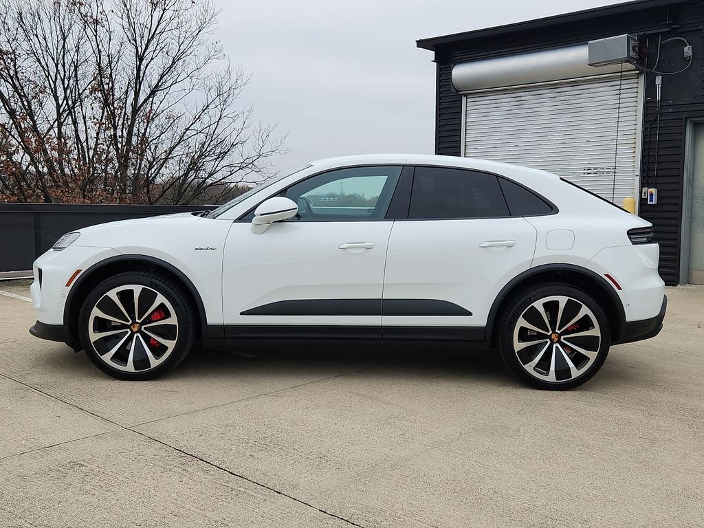 Used 2025 Porsche Macan 4S Electric image 2