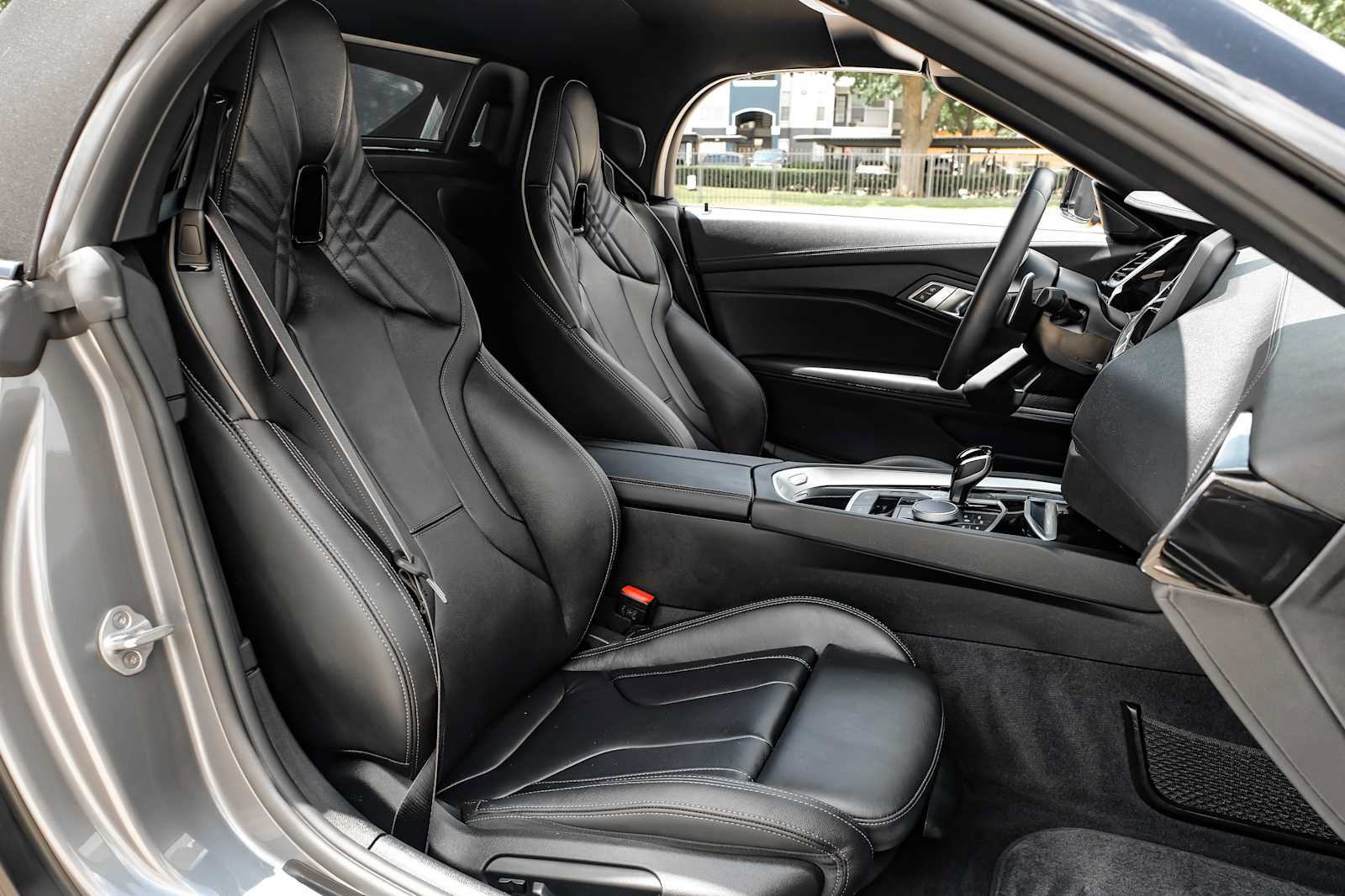 Used 2024 BMW Z4 sDrive30i w/ Convenience Package RWD image 40