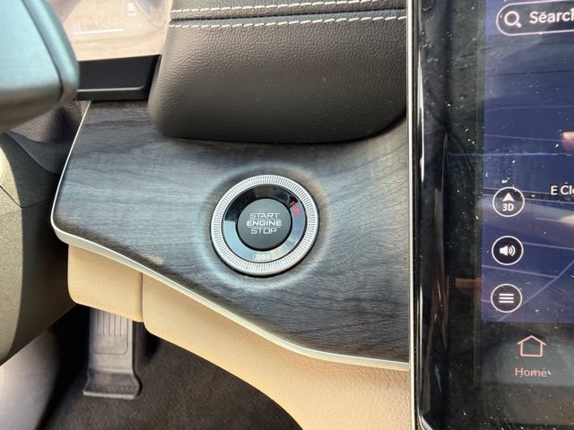 Used 2023 Jeep Grand Cherokee L Limited AWD/4WD image 21