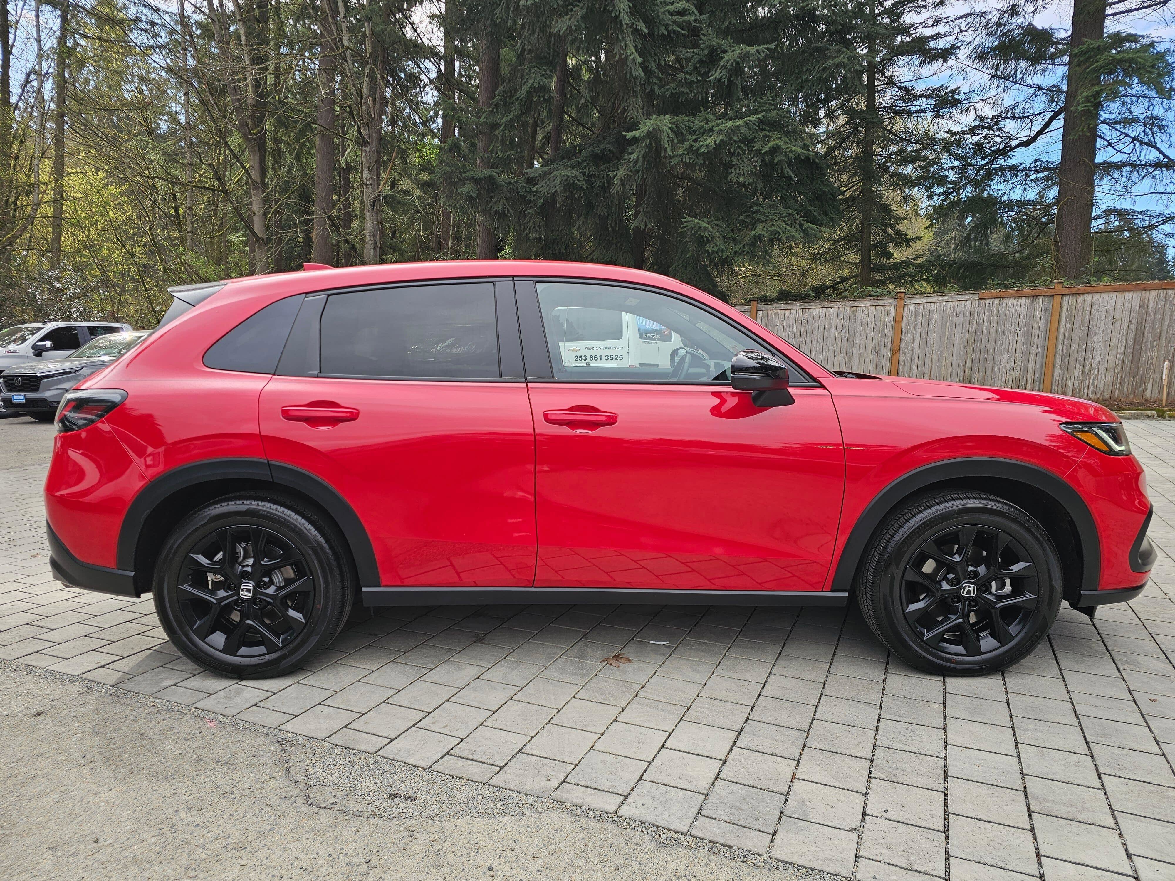 Certified 2025 Honda HR-V Sport image 8