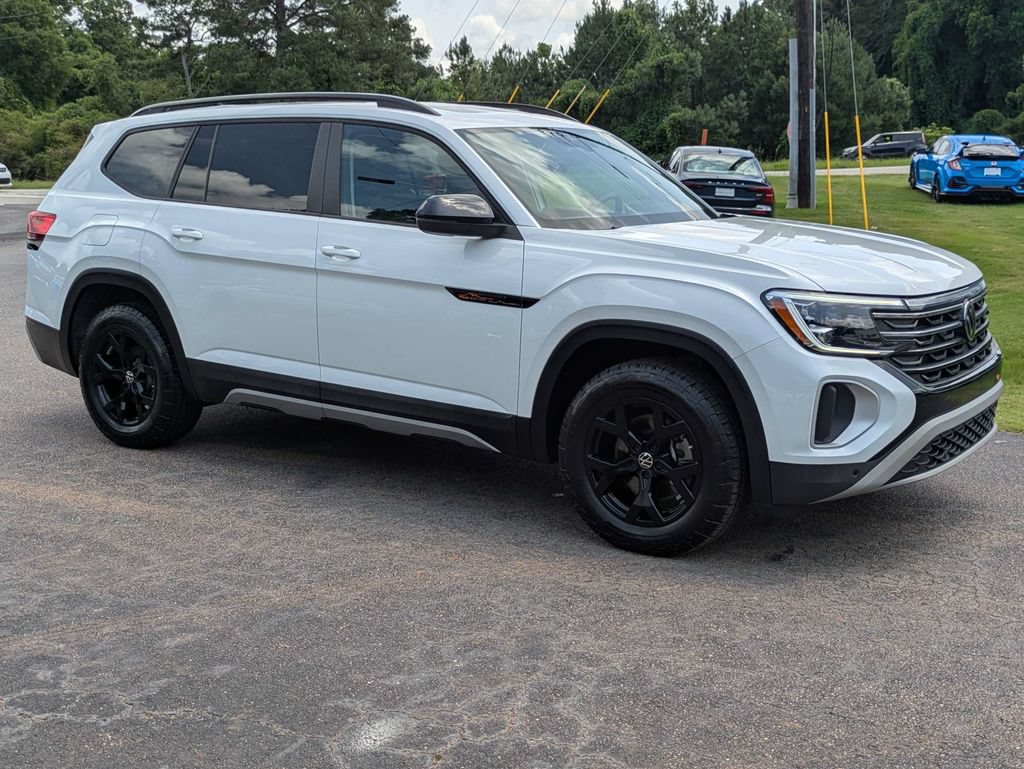 Used 2024 Volkswagen Atlas Peak Edition SEL AWD/4WD image 8
