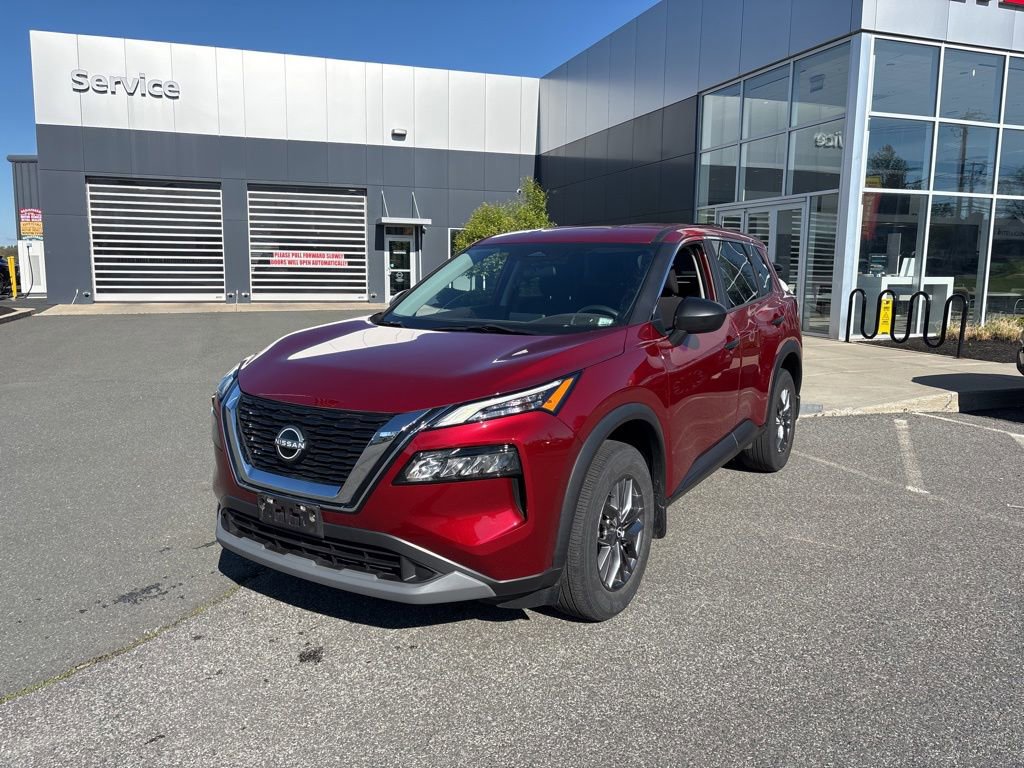 Used 2023 Nissan Rogue S AWD/4WD image 3