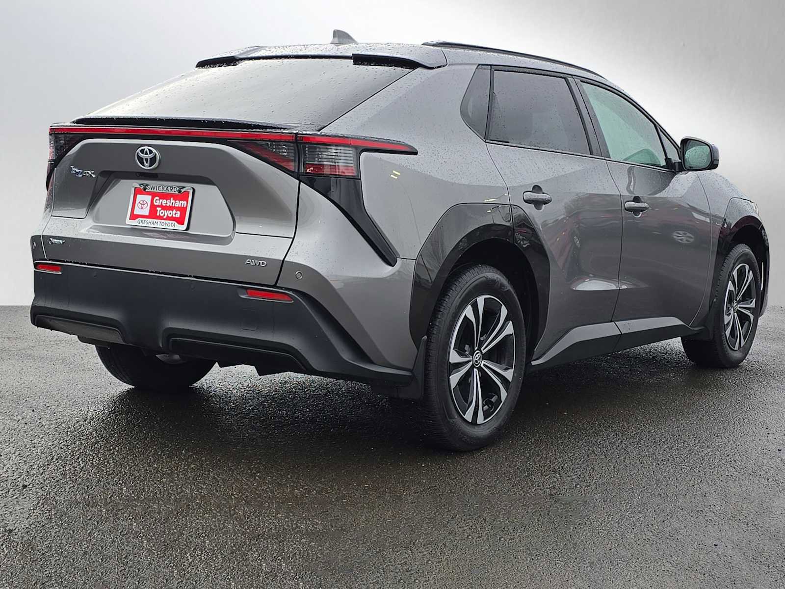 Used 2024 Toyota bZ4X XLE w/ Weather Package image 3