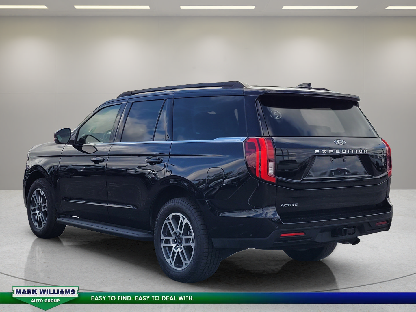 Used 2025 Ford Expedition Active AWD/4WD image 6
