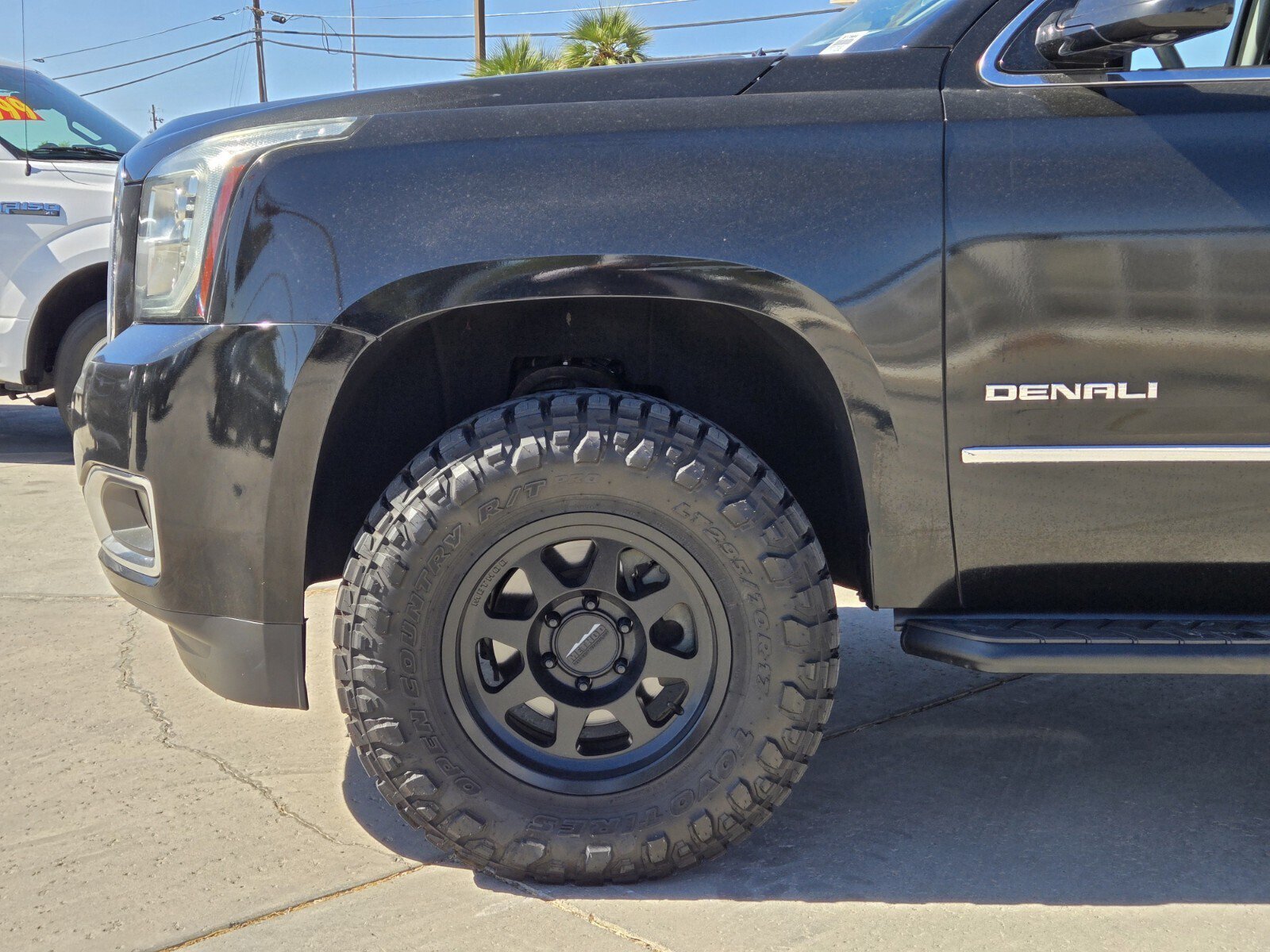 Used 2017 GMC Yukon Denali AWD/4WD image 6