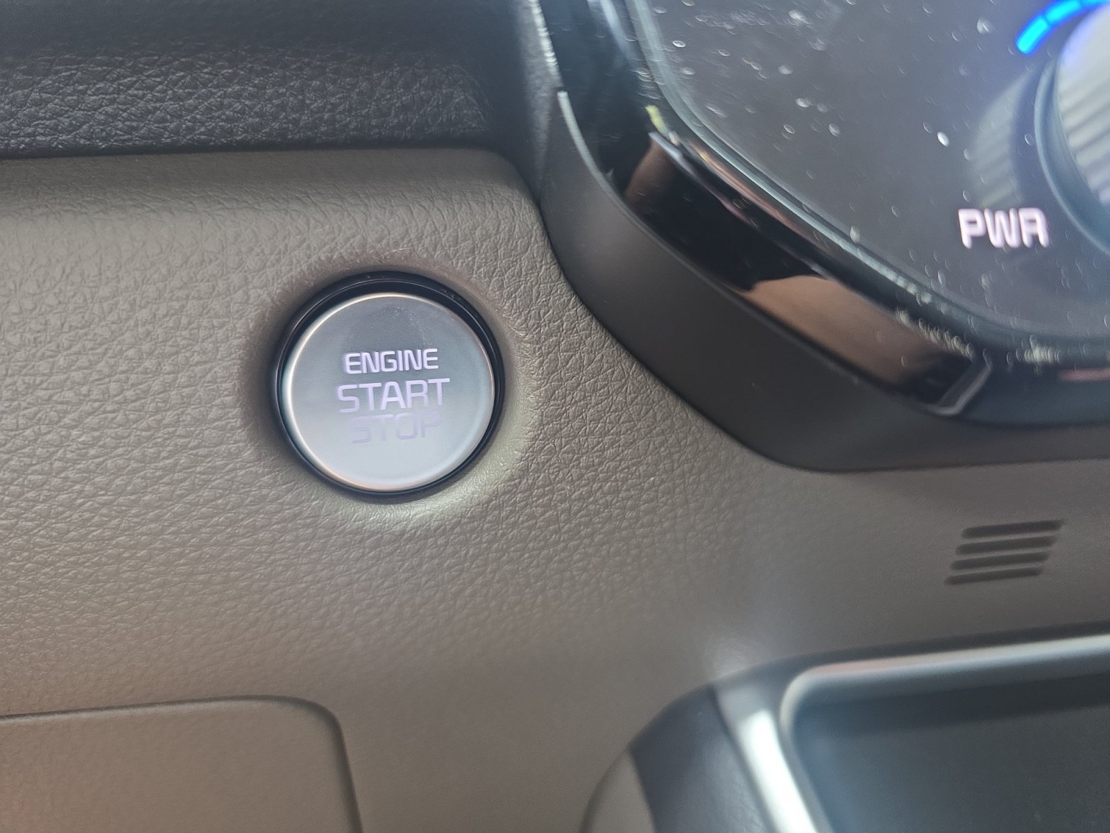 Certified 2026 Kia Carnival LX FWD image 17