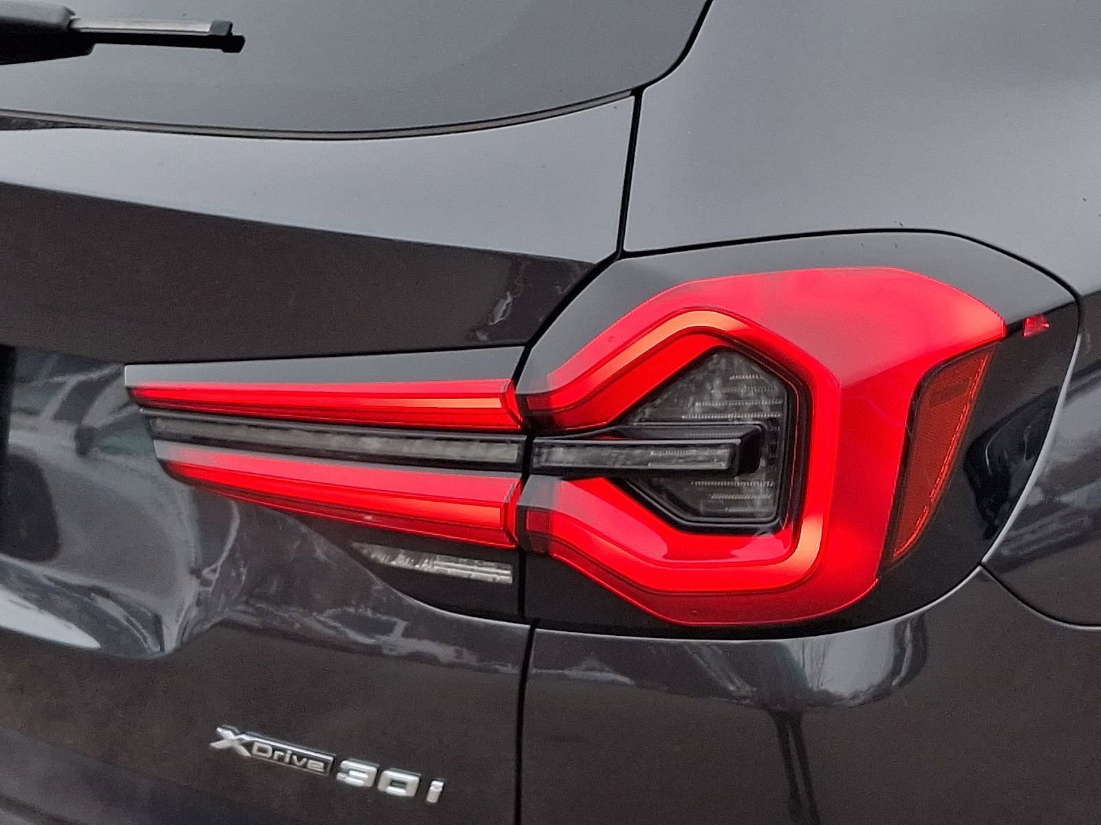 Used 2024 BMW X3 xDrive30i w/ Premium Package w/ZPA image 10