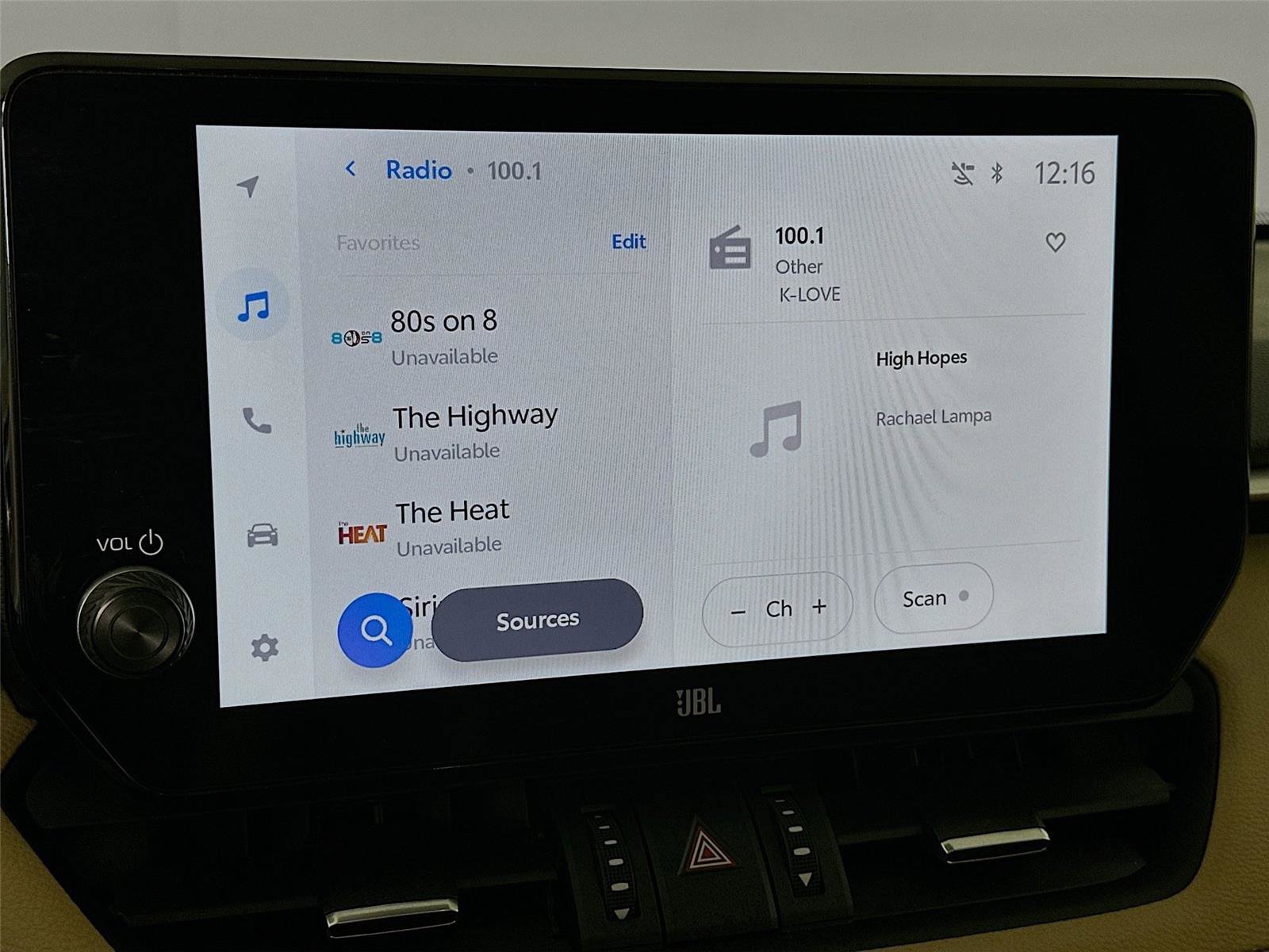 Used 2023 Toyota RAV4 XLE Premium image 14