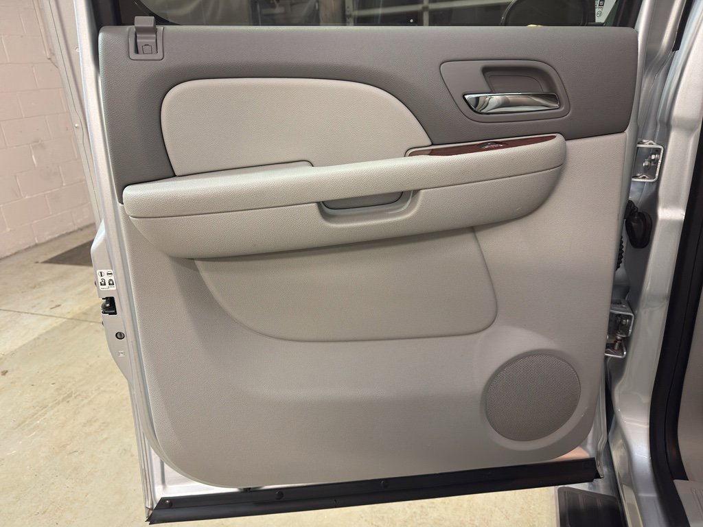 Used 2013 Chevrolet Avalanche LT w/ All-Star Edition image 30