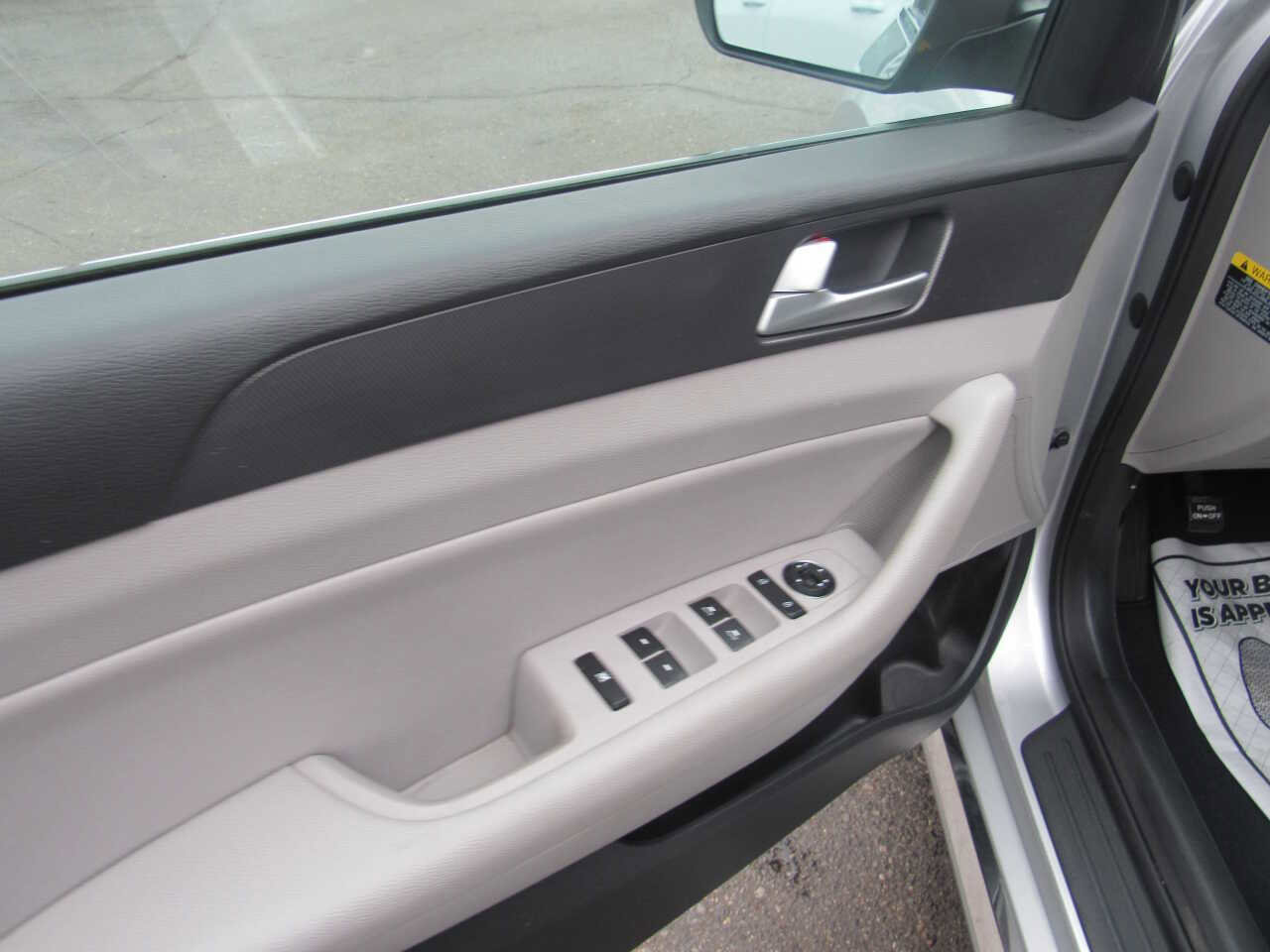 Used 2015 Hyundai Sonata Sport w/ Option Group 03 image 8